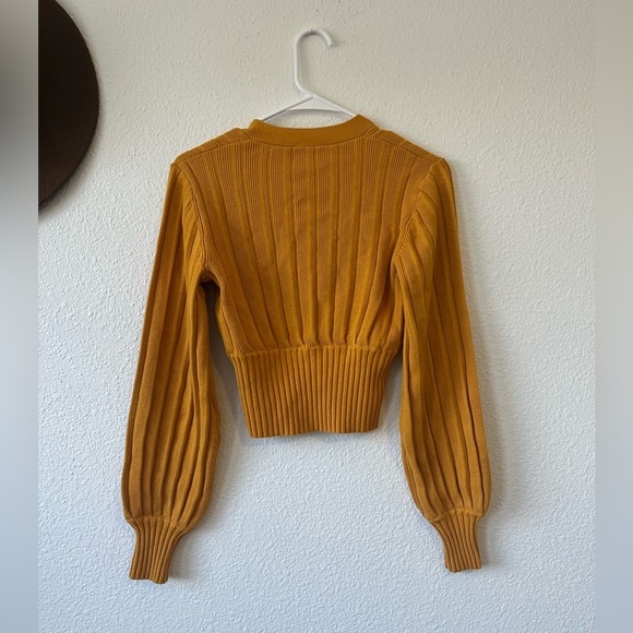 Aritzia Wilfred | Pludge front cardigan - Picture 3 of 8